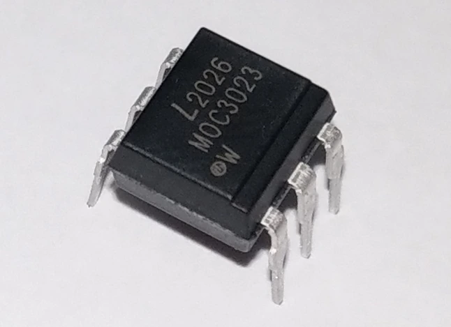 MOC3023 оптопара симісторна DIP6
