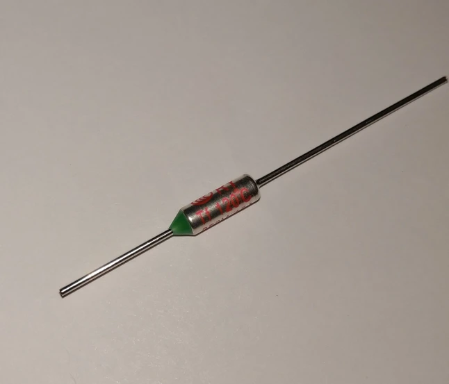 Термопредохранитель 100°C 10А 250V RY