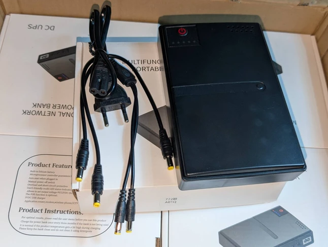 DC1018L UPS 5V/9V/12V DC, PoE 15V/24V, USB — Photo 1